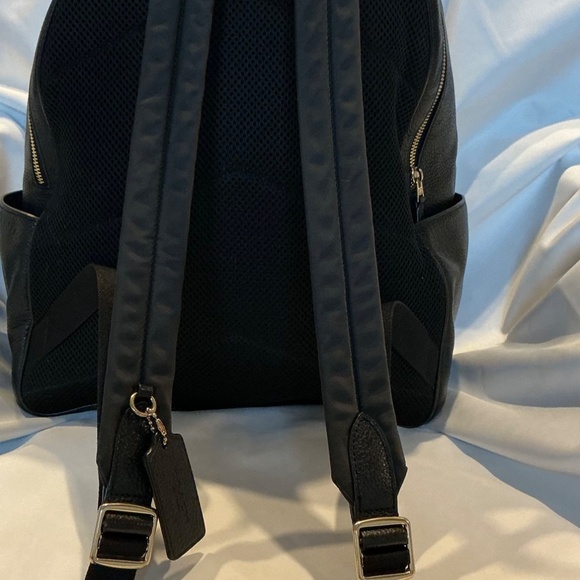 Coach Court Backpack - Picture 2 of 6